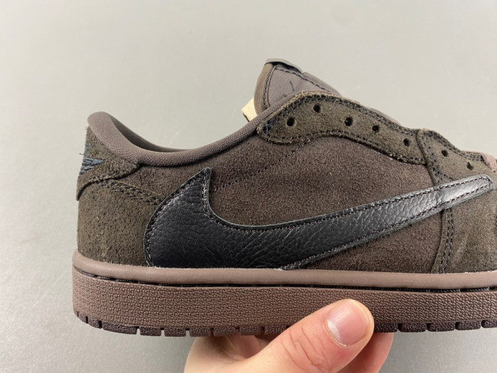 Travis Scott x Air Jordan 1 Low OG DM7866-202