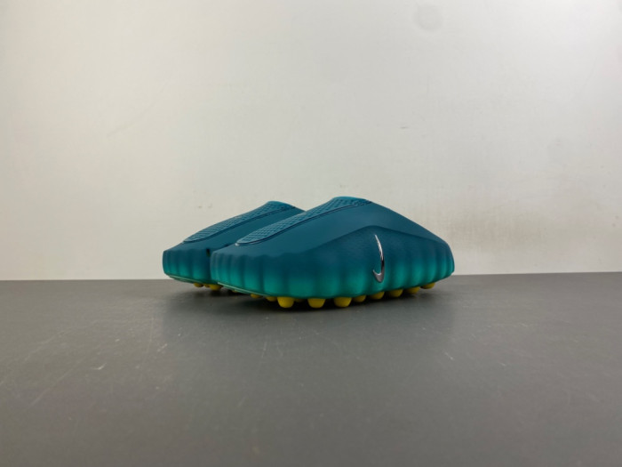 Nike Mind 001 