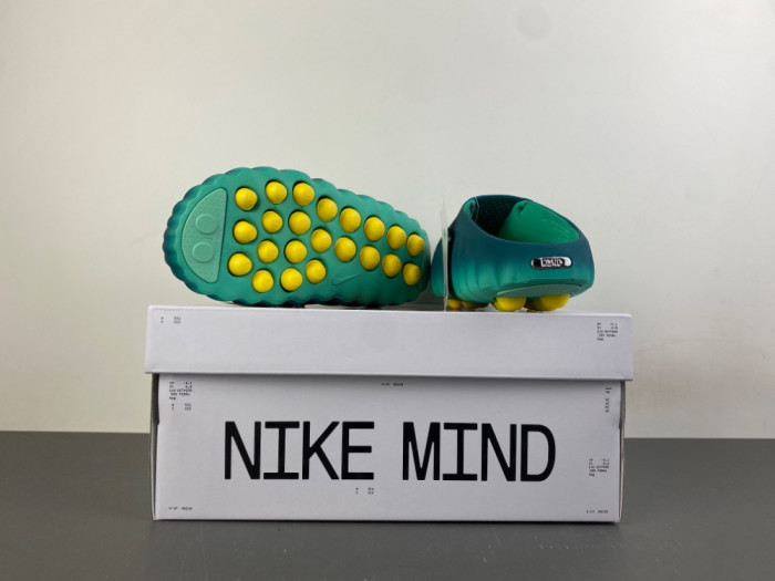 Nike Mind 001 