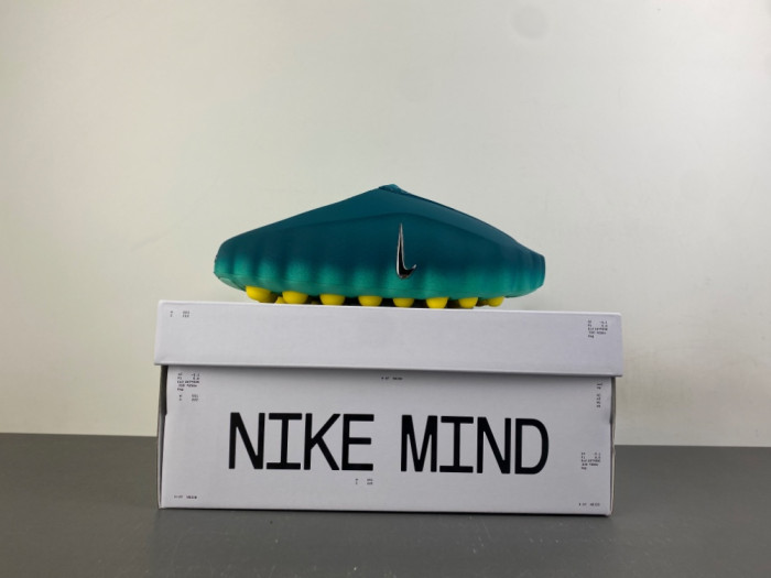 Nike Mind 001 