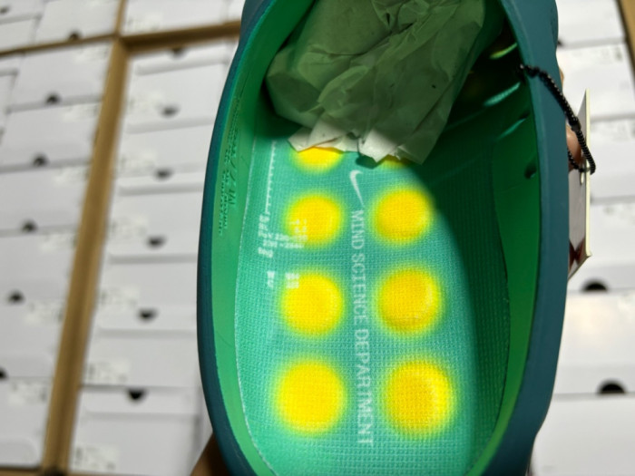 Nike Mind 001 