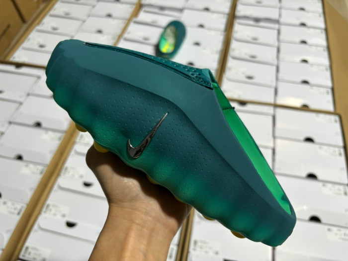 Nike Mind 001 