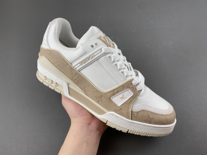l0vis Vvtt0n lv trainer