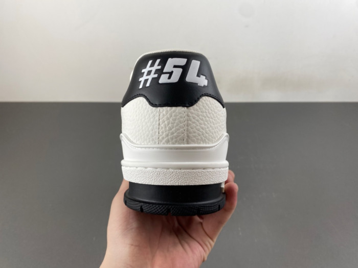 l0vis Vvtt0n lv trainer black
